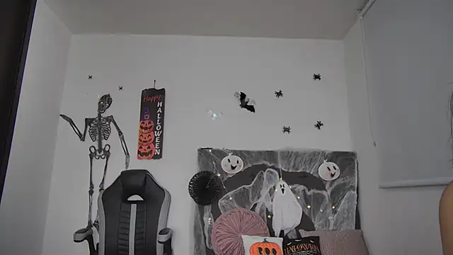 AmandaBrooks 18 online show from 10/16/25, 01:28