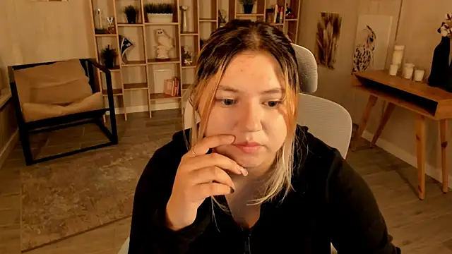 DiaAngell online show from 09/19/25, 02:13