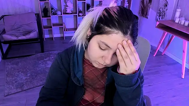 DiaAngell online show from 10/24/25, 08:27