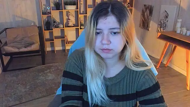 DiaAngell online show from 10/26/25, 07:42