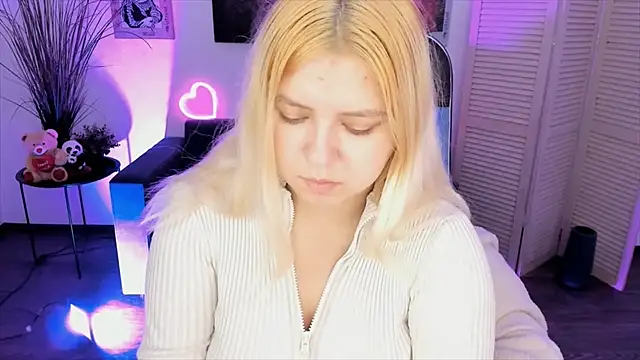 DiaAngell online show from 11/22/25, 09:47