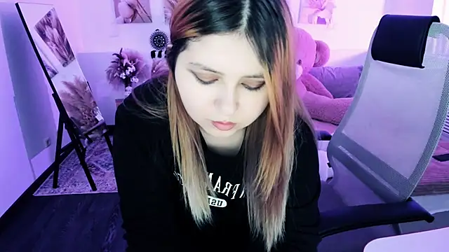 DiaAngell online show from 04/29/26, 05:30