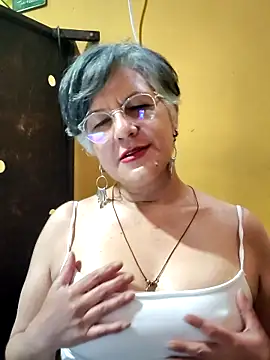 ilonna2025 online show from 06/17/26, 02:25