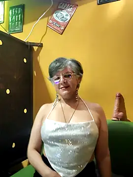 ilonna2025 online show from 06/24/26, 11:37