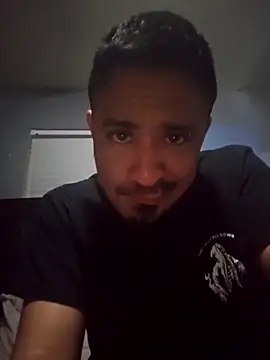 Snapshot of Burrrucecold00 chatting on 02/14/25, 09:45 Burrrucecold00 online show from 02/14/25, 09:45