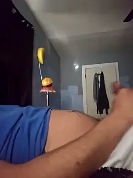 Snapshot of Burrrucecold00 chatting on 03/11/25, 02:18 Burrrucecold00 online show from 03/11/25, 02:18