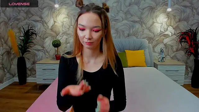 SusannJohnson online show from 03/19/25, 02:05