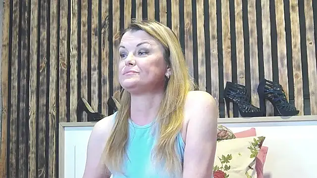 Kisi Lovi online show from 06/07/26, 03:32