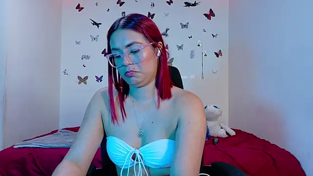 Snapshot of Sophie_new25 chatting on 05/16/26, 12:07 Sophie new25 online show from 05/16/26, 12:07