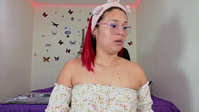 Snapshot of Sophie_new25 chatting on 05/19/26, 11:49 Sophie new25 online show from 05/19/26, 11:49