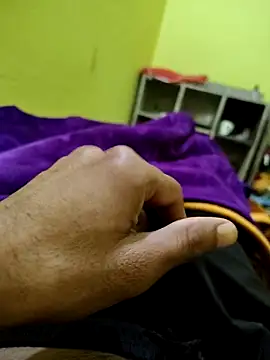 Snapshot of 08uhj chatting on 02/04/26, 06:03 08uhj online show from 02/04/26, 06:03