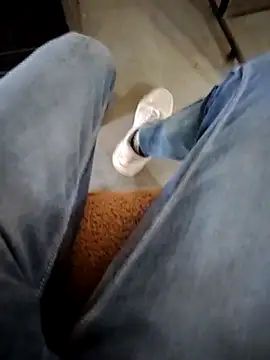 Snapshot of 08uhj chatting on 03/25/26, 09:26 08uhj online show from 03/25/26, 09:26