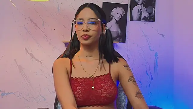 Snapshot of Paulina_Lopezz chatting on 06/10/26, 05:07 Paulina Lopezz online show from 06/10/26, 05:07