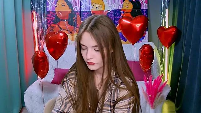 Snapshot of RayWillliams chatting on 03/06/25, 11:53 RayWillliams online show from 03/06/25, 11:53