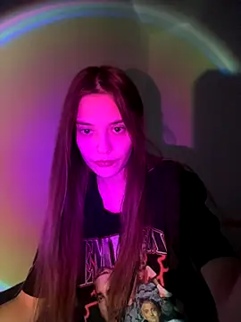 Snapshot of RayWillliams chatting on 11/19/25, 12:05 RayWillliams online show from 11/19/25, 12:05