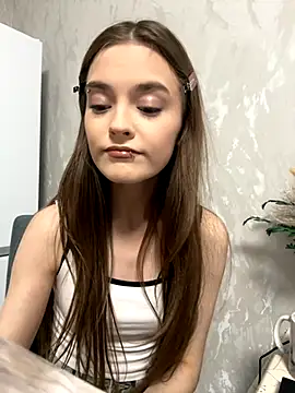 Snapshot of RayWillliams chatting on 11/24/25, 09:14 RayWillliams online show from 11/24/25, 09:14