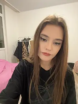 Snapshot of RayWillliams chatting on 11/29/25, 12:02 RayWillliams online show from 11/29/25, 12:02