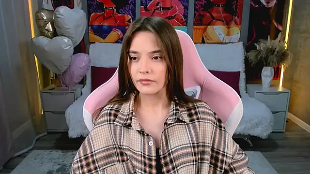 Snapshot of RayWillliams chatting on 03/08/26, 06:23 RayWillliams online show from 03/08/26, 06:23