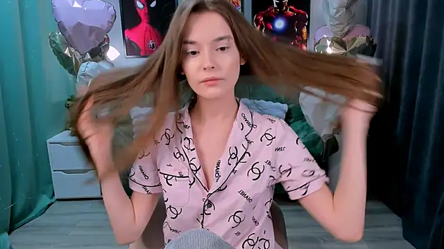 Snapshot of RayWillliams chatting on 03/15/26, 06:14 RayWillliams online show from 03/15/26, 06:14