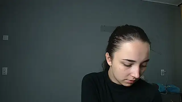 Eva Gloryy online show from 09/25/25, 09:13