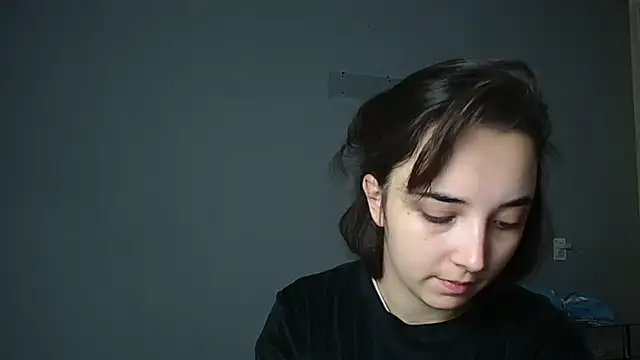 Eva Gloryy online show from 10/25/25, 10:56