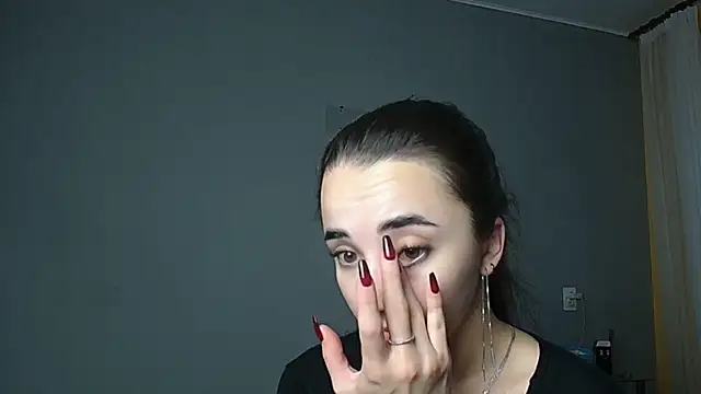 Eva Gloryy online show from 11/14/25, 02:16