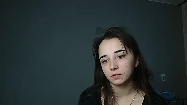 Eva Gloryy online show from 11/18/25, 10:20