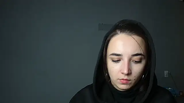 Eva Gloryy online show from 11/19/25, 10:43