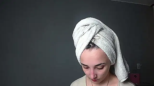 Eva Gloryy online show from 06/17/26, 06:20