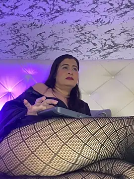 Lili  taylor online show from 11/06/25, 05:52