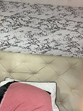 Lili  taylor online show from 11/24/25, 04:01