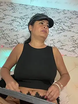 Snapshot of Lili__taylor chatting on 01/16/26, 11:53 Lili taylor online show from 01/16/26, 11:53