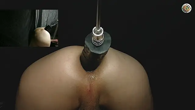 Snapshot of SaucingTunnel69 chatting on 02/03/25, 11:05 SaucingTunnel69 online show from 02/03/25, 11:05