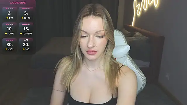 Snapshot of MargaretSweet1 chatting on 02/21/26, 01:17 MargaretSweet1 online show from 02/21/26, 01:17