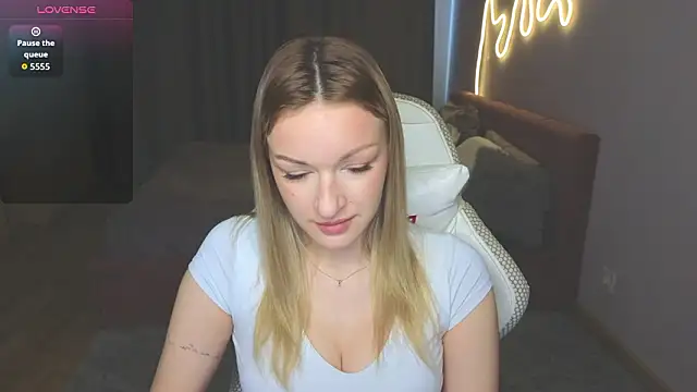 Snapshot of MargaretSweet1 chatting on 03/21/26, 07:02 MargaretSweet1 online show from 03/21/26, 07:02