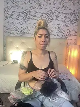 viktoria davis  online show from 01/27/25, 08:39