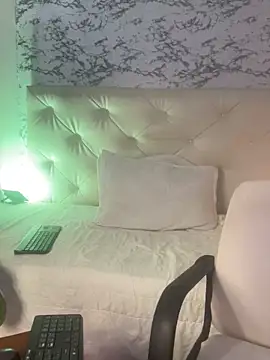 viktoria davis  online show from 01/31/25, 10:10