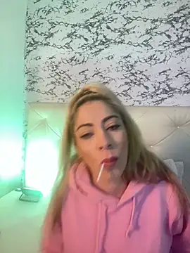 viktoria davis  online show from 02/07/25, 10:20