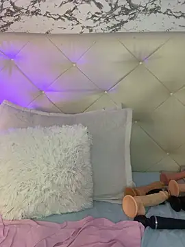 viktoria davis  online show from 02/18/25, 02:27