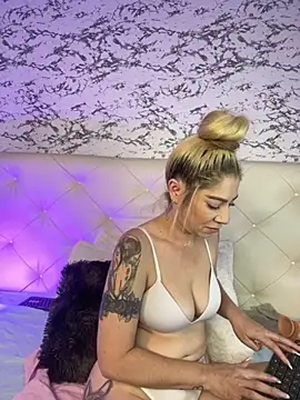 viktoria davis  online show from 02/18/25, 09:42