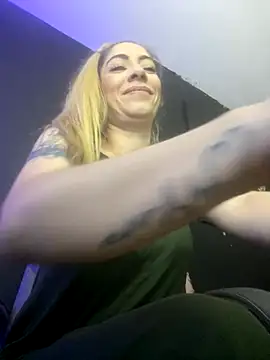 viktoria davis  online show from 09/25/25, 11:19