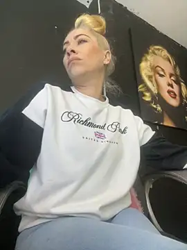 viktoria davis  online show from 10/01/25, 11:33