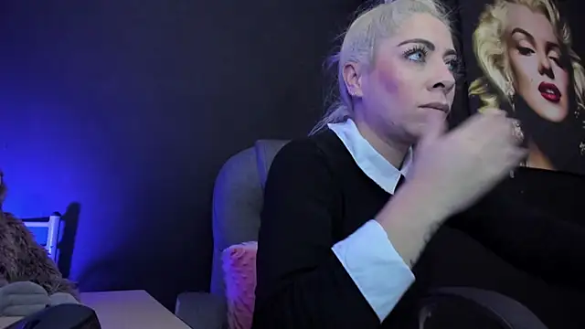 viktoria davis  online show from 10/08/25, 01:14