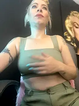 viktoria davis  online show from 10/20/25, 11:38