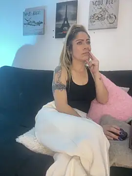 viktoria davis  online show from 05/15/26, 12:39