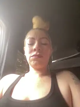 viktoria davis  online show from 06/16/26, 08:55