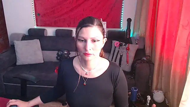 Snapshot of sachaclinford chatting on 10/10/25, 06:29 sachaclinford online show from 10/10/25, 06:29