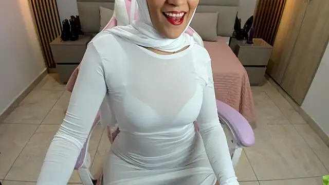 Zulema hamdi online show from 03/04/25, 11:08