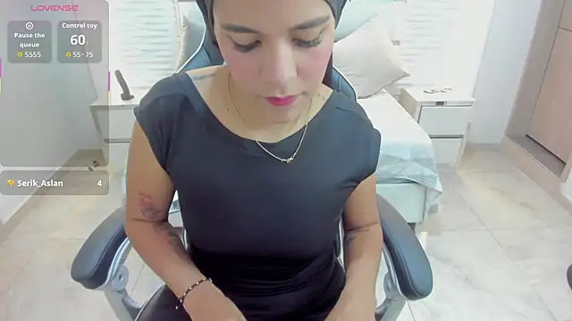 Zulema hamdi online show from 11/04/25, 12:04