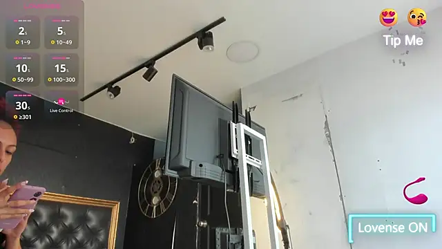 DalayMoore online show from 09/26/25, 07:51